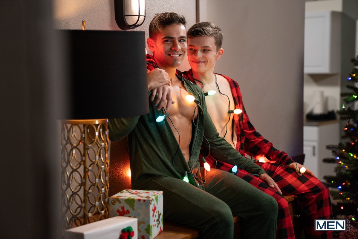 Featured image for “Damian Night and Jake Preston in New Men.com Christmas Scene”